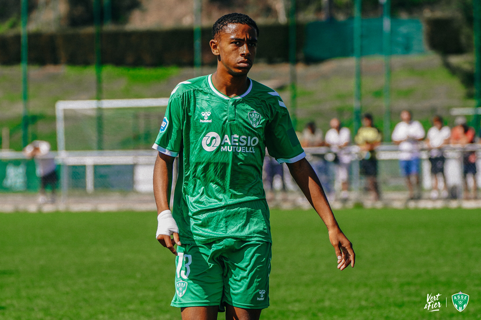 AS Saint-Étienne : le jeune Jebryl Sahraoui signe chez les pros - France  Bleu